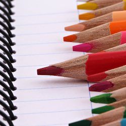 Creioane colorate si carioci
