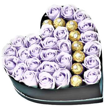 Aranjament cu trandafiri din sapun LOVE mov si praline de ciocolata Ferrero Rocher SUM222